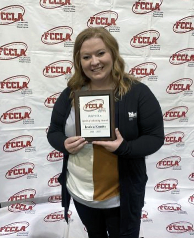 Jessica Knott Receives State FCCLA Advisor Award