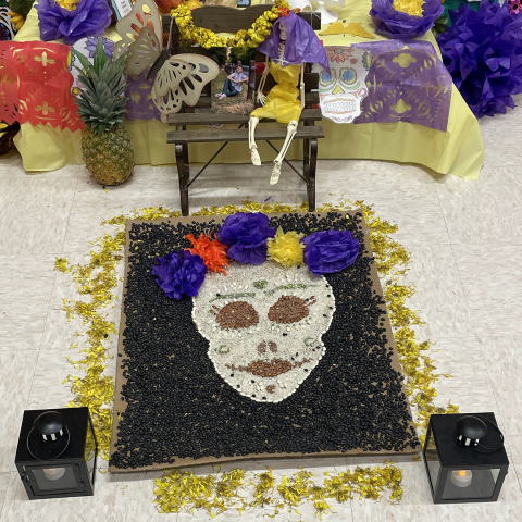 Payson Junior Celebrated El día de los Muertos decorations